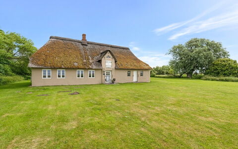 Thorarin - 25Km from the Sea: Tag, Hus, Land Lot, Hjem, Sommerhus, Estate, Garden Bygninger, Skygge, Bjælkehytte, Landscaping