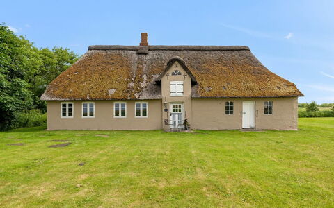 Thorarin - 25Km from the Sea: Tag, Hus, Land Lot, Hjem, Sommerhus, Estate, Garden Bygninger, Skygge, Bjælkehytte, Landscaping