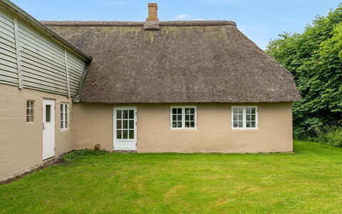 Thorarin - 25Km from the Sea: Tag, Hus, Land Lot, Hjem, Sommerhus, Estate, Garden Bygninger, Skygge, Bjælkehytte, Landscaping
