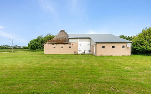 Thorarin - 25Km from the Sea: Tag, Hus, Land Lot, Hjem, Sommerhus, Estate, Garden Bygninger, Skygge, Bjælkehytte, Landscaping