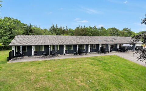 Iida - 20Km from the Sea: Møbel, Indretning, Stol, Gulvbelægning, Bord, Udvej, Etage, Loft, Værelse, Eco Hotel