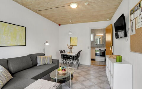 Skarthi - 20Km from the Sea: Blå, Busk, Sommerhus, Bunddække, Have, Estate, Skygge, Landscaping, Stuehus, Eco Hotel