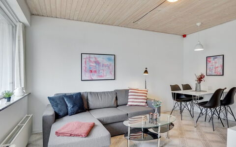 Arne - 20Km from the Sea: Blå, Busk, Sommerhus, Bunddække, Have, Estate, Skygge, Landscaping, Stuehus, Eco Hotel
