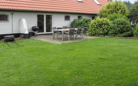 Beatha - 25Km to the Fjord: Græs, Have, Busk, Lawn, Land Lot, Hjem, Backyard, Bunddække