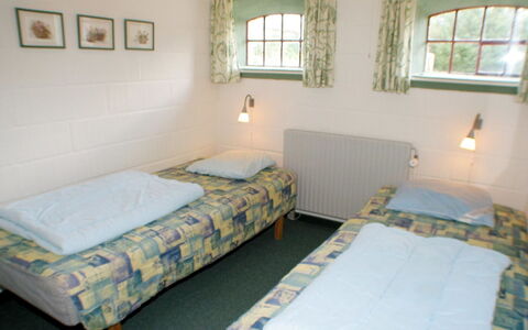 Beatha - 25Km to the Fjord: Møbel, Etage, Gulvbelægning, Indretning, Seng, Soveværelse, Bed Frame, Sengetøj, Sengetøj, Loft