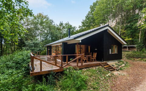 Nelie - 40Km from the Sea: Svømmepøl, Udendørs Møbler, Møbel, Udvej, Flise, Eco Hotel, Skygge, Stol, Fritid, Estate