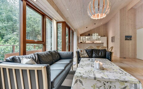 Nelie - 40Km from the Sea: Svømmepøl, Udendørs Møbler, Møbel, Udvej, Flise, Eco Hotel, Skygge, Stol, Fritid, Estate