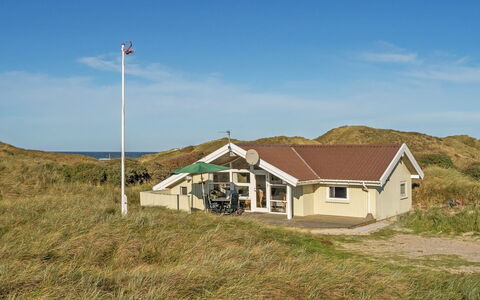 Matias - 150M from the Sea: Boligområde, Tag, Forstad, Indkørsel, Estate, Skorsten