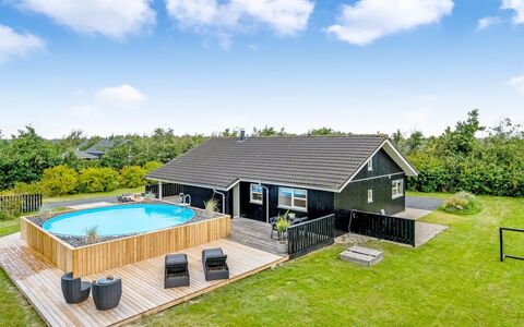 Asel - 4Km from the Sea: Blå, Busk, Sommerhus, Bunddække, Have, Estate, Skygge, Landscaping, Stuehus, Eco Hotel