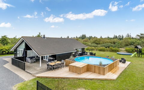 Asel - 4Km from the Sea: Blå, Busk, Sommerhus, Bunddække, Have, Estate, Skygge, Landscaping, Stuehus, Eco Hotel