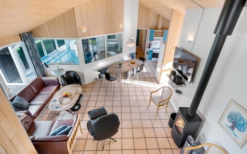 Luciane - 2.5Km from the Sea: Indretning, Gulvbelægning, Møbel, Træ, Loft, Etage, Couch, Stue, Værelse, Belysning