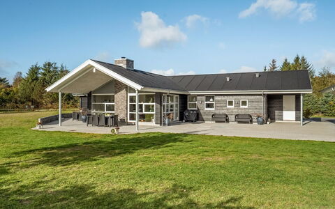 Geri - 700M from the Sea: Tag, Hus, Hjem, Sommerhus, Dør, Sidespor, Dæk, Veranda, Planke, Hårdttræ