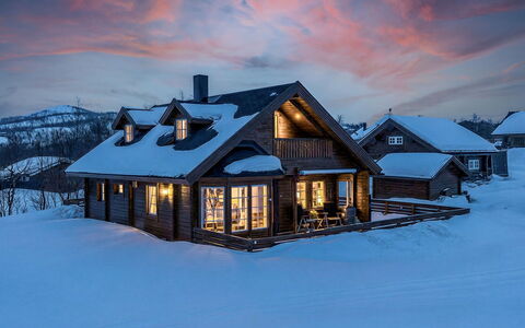 Saanaloma: Hus, Bygning, Vindue, Træ, Hjem, Tag, Sommerhus, Vinter, Sidespor, Arkitektur