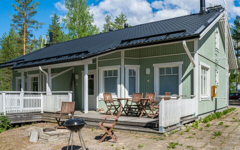 Saunaharju 7: Seng, Møbel, Soveværelse, Indretning, Sengetøj, Sengetøj, Gulvbelægning, Træ, Etage, Værelse