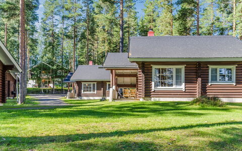 Honkakoli 8: Seng, Møbel, Soveværelse, Indretning, Sengetøj, Sengetøj, Gulvbelægning, Træ, Etage, Værelse