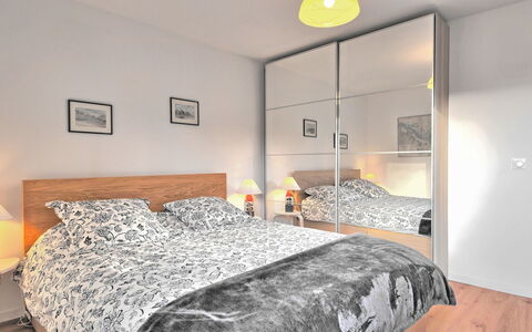La K'Bane sur Mer: Bygning, Ejendom, Møbel, Komfort, Træ, Hus, Indretning, Seng, Bed Frame, Gulvbelægning
