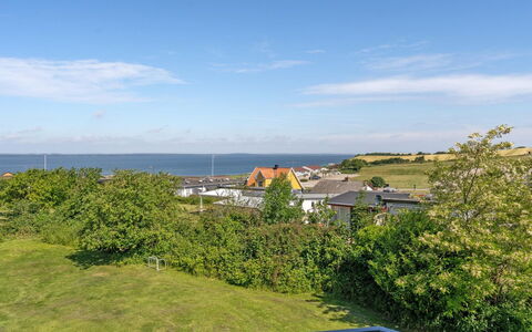 Dvonta - 170M from the Sea: Tag, Hjem, Dør, Sommerhus, Skygge, Sidespor, Gård, Estate, Backyard