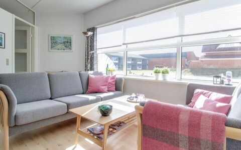 Jaakko - 100M from the Sea: Tag, Hus, Hjem, Sommerhus, Dør, Sidespor, Dæk, Veranda, Planke, Hårdttræ