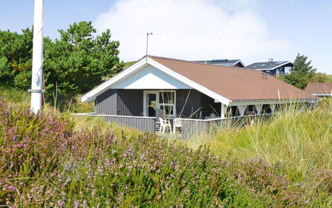 Igilfar - 700M from the Sea: Hus, Hjem, Tag, Sommerhus, Estate, Landscaping, Garden Bygninger, Sidespor, Stuehus