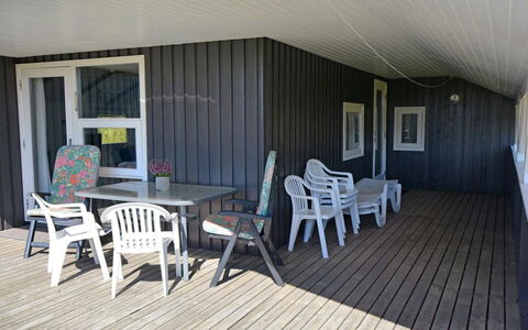 Igilfar - 700M from the Sea: Træ, Møbel, Hårdttræ, Bejdse, Planke, Dæk, Skygge, Veranda, Trægulve, Stol