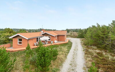 Lisemarie - 800M from the Sea
