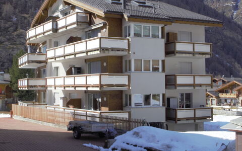 Davinci: Bygning, Vindue, Hus, Kvarter, Træ, Urban Design, Træ, Sne, Boligområde, Ejendom