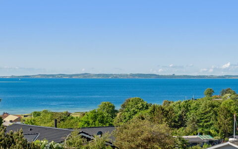 Harda - 800M from the Sea: Indretning, Loft, Lejlighed, Gulvbelægning, Møbel, Etage, Værelse, Belysning, Hjem, Couch