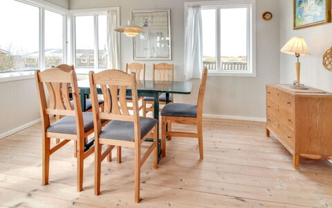 Sohvi - 450M from the Sea: Sommerhus, Hjem, Hus, Tag, Veranda, Estate, Sidespor, Garden Bygninger, Stuehus, Gård