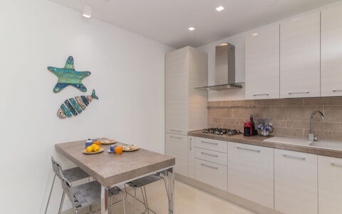 Lidia Capo Ceraso Resort: Møbel, Ejendom, Cabinetry, Komfort, Bygning, Azure, Træ, Belysning, Lampe, Indretning