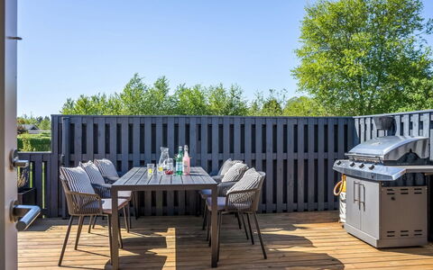 Bryti - 500M from the Sea: Fritid, Reklame, Parkere, Banner, Skilt, Sti