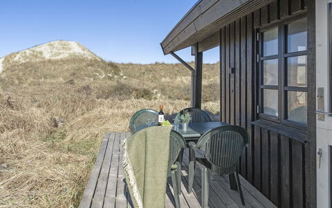 Solunka - 100M from the Sea: Træ, Sommerhus, Hældning, Skygge, Hårdttræ, Planke, Bjælkehytte, Hytte, Veranda