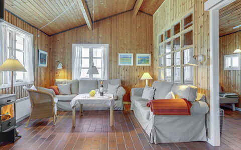 Solunka - 100M from the Sea: Indretning, Møbel, Loft, Couch, Gulvbelægning, Stue, Værelse, Etage, Hjem, Hus