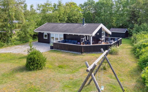 Alvy - 200M from the Sea