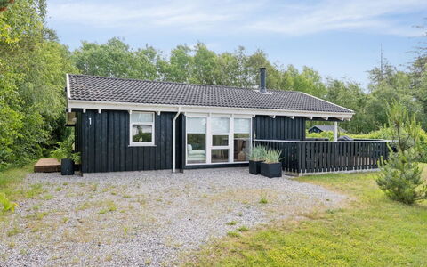 Alvy - 200M from the Sea: Træ, Hjem, Veranda, Dæk, Hårdttræ, Tag, Bejdse, Trægulve, Eco Hotel