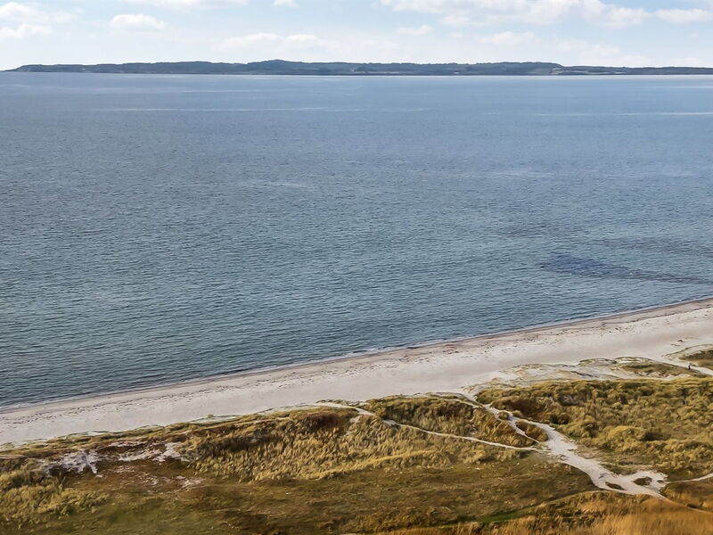 Alvy - 200M from the Sea