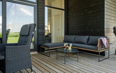Thalie - 400M from the Sea