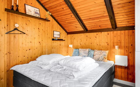 Agnesa - 1.5Km from the Sea: Soveværelse, Seng, Træ, Sengetøj, Sengetøj, Bed Frame, Indretning, Etage, Loft, Sengetøj