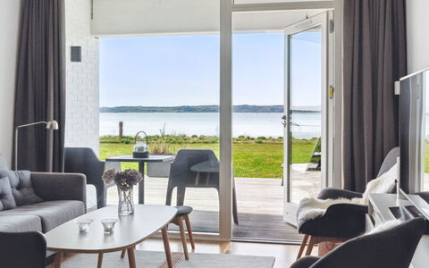 Monia - 20M from the Sea: Arkitektur, Tag, Hjem, Kompositmateriale, Dagslys, Sidespor, Indkørsel