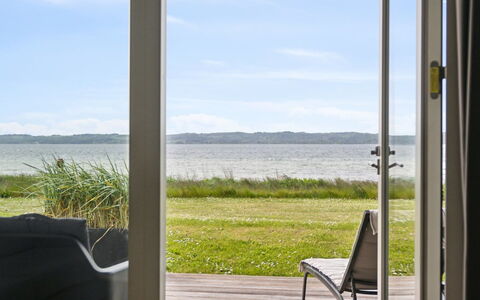 Monia - 20M from the Sea: Arkitektur, Tag, Hjem, Kompositmateriale, Dagslys, Sidespor, Indkørsel