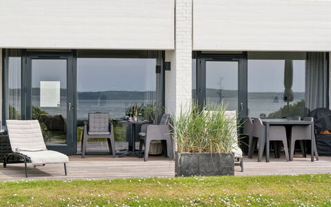 Monia - 20M from the Sea: Arkitektur, Tag, Hjem, Kompositmateriale, Dagslys, Sidespor, Indkørsel