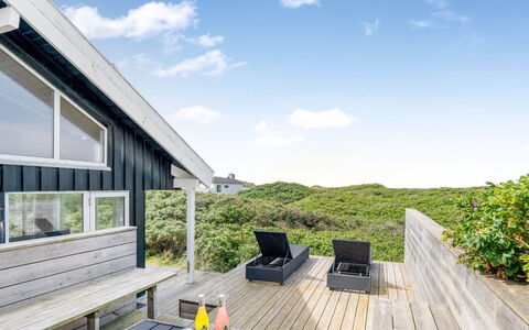 Rauli - 50M from the Sea: Træ, Hjem, Veranda, Dæk, Hårdttræ, Tag, Bejdse, Trægulve, Eco Hotel