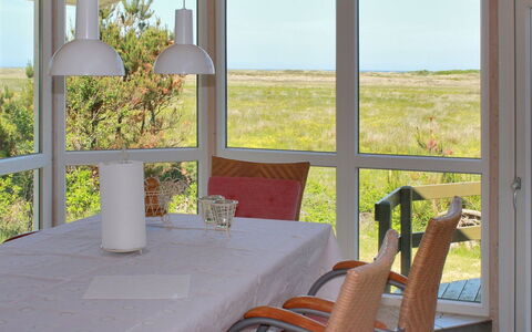 Annick - 300M from the Sea: Blå, Busk, Sommerhus, Bunddække, Have, Estate, Skygge, Landscaping, Stuehus, Eco Hotel
