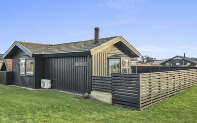 Frederik - 250M from the Sea