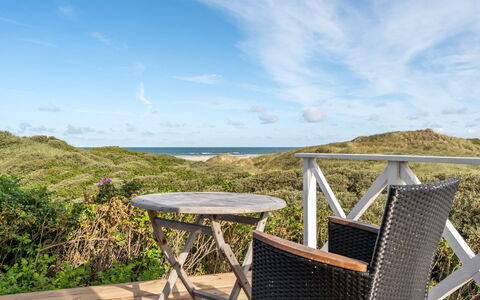 Ejvind - 100M from the Sea: Møbel, Udendørs Møbler, Hav, Stol, Ocean, Udendørs Bord, Kyst, Eco Hotel, Altan, Veranda
