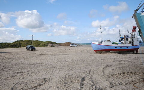 Tamika - 950M from the Sea: Himmel, Blå, Båd, Sky, Vandfartøjer, Sand, Både Og Sejlsport - Udstyr Og Materiel, Kyst, Kyst, Cumulus