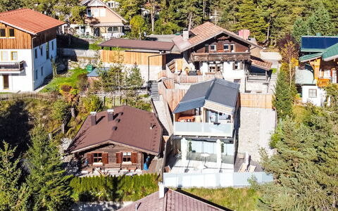 Imst 501: Træ, Bygning, Hus, Tag, Boligområde, Hjem, Sommerhus, Landdistrikt, Landsby, Hældning