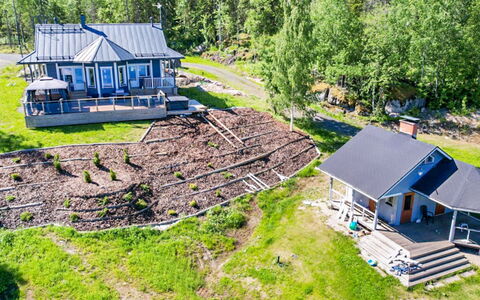 Pihlajaranta: Hus, Sommerhus, Hjem, Tag, Land Lot, Landdistrikt, Bunddække, Estate, Sidespor