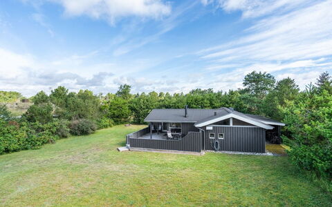 Aletha - 180M from the Sea: Tag, Hjem, Dør, Sommerhus, Skygge, Sidespor, Gård, Estate, Backyard