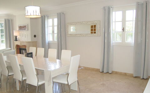La Villa: Vand, Sky, Himmel, Båd, Vandfartøjer, Køretøj, Plante, Træ, Krop Af Vand, Sø