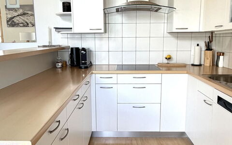 Penthouse Victoria'S Home im Haus Judith: Countertop, Køkken, Gulvbelægning, Cabinetry, Møbel, Indretning, Køkken Apparat, Træ, Etage, Køkkenvask